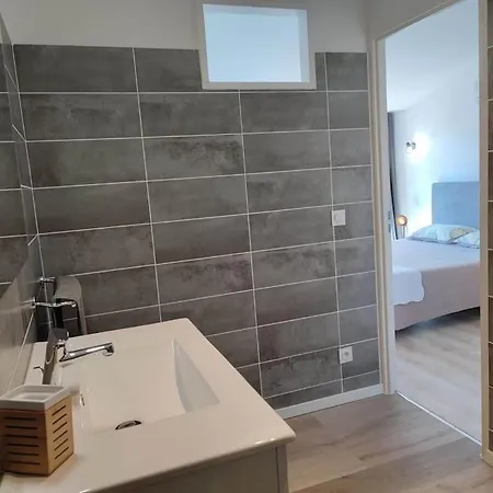 La Bastide De Gabin / Conciergeriedamecarcas דירה *